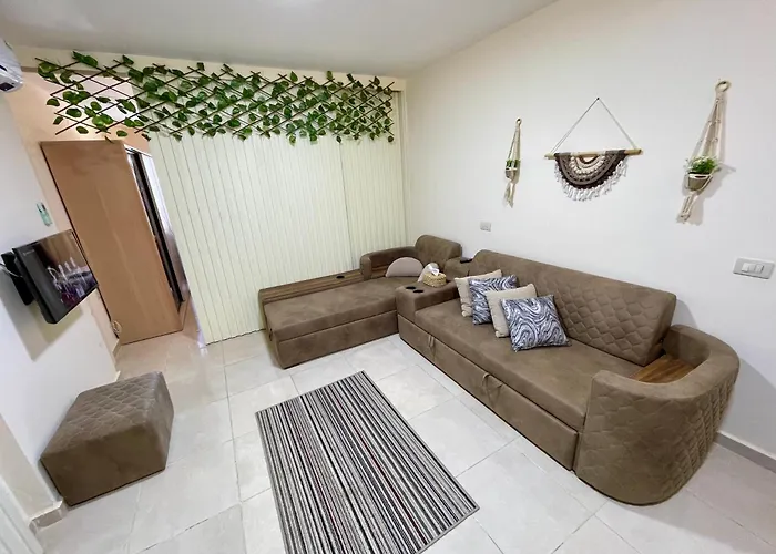 Tiba Golden With Pool View Steps From Sea Apart Otel Hurgada